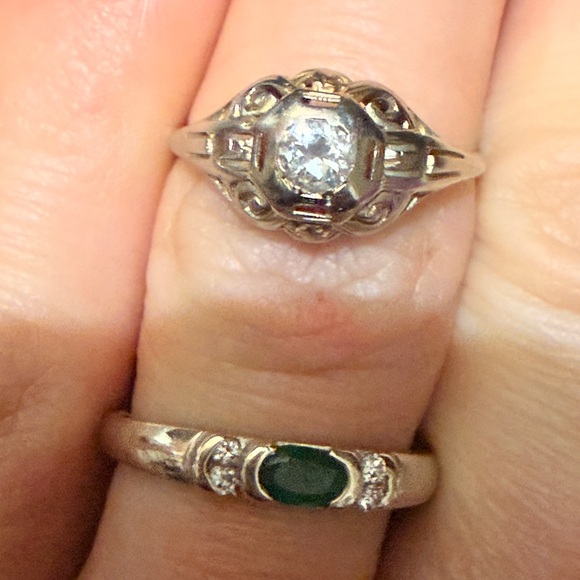 Art Deco from the 1920-30s
Antique 18kt white gold Women's Ring 7 1/2 has video - Picture 5 of 17